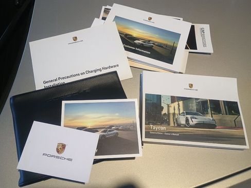 Used 2021 Porsche Taycan image 38