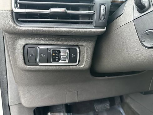 Certified 2024 Lincoln Corsair AWD w/ Equipment Group 101A image 28