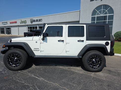 Used 2010 Jeep Wrangler Unlimited Sport AWD/4WD image 9