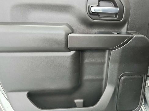 Used 2022 Chevrolet Silverado 2500 LT w/ Convenience Package image 32