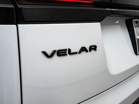 Used 2023 Land Rover Range Rover Velar R-Dynamic S image 19
