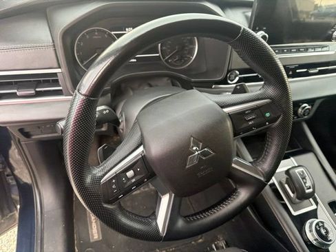 Used 2023 Mitsubishi Outlander SE AWD/4WD image 10