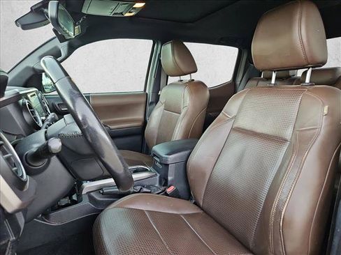 Used 2019 Toyota Tacoma Limited RWD image 15