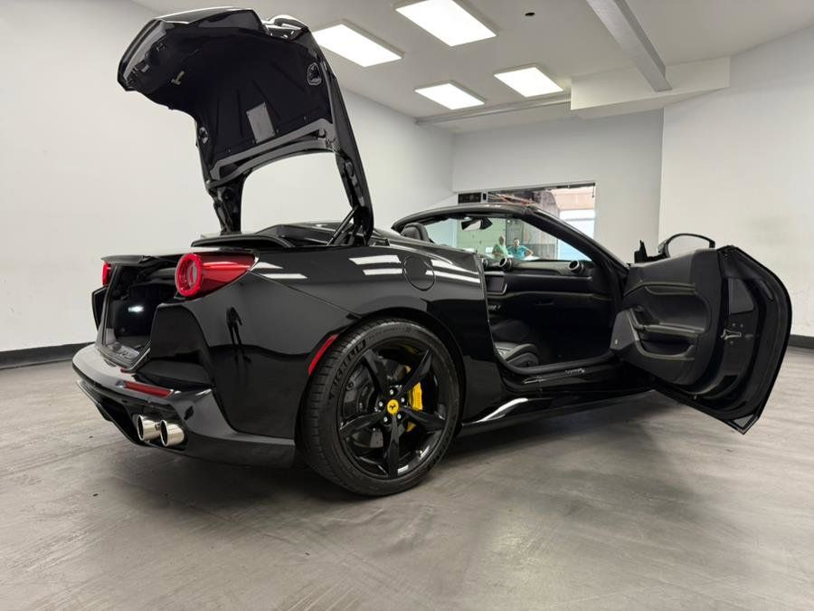 Used 2019 Ferrari Portofino RWD image 42