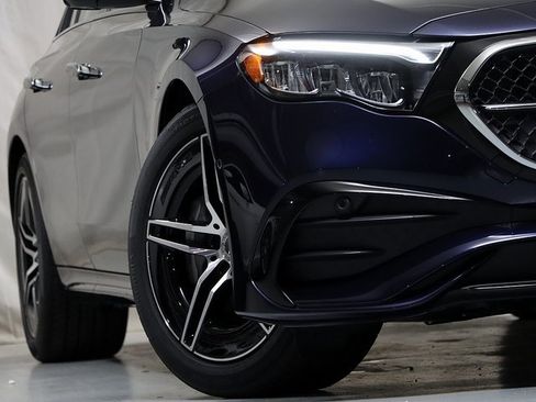 New 2026 Mercedes-Benz E 450 4MATIC Sedan image 4