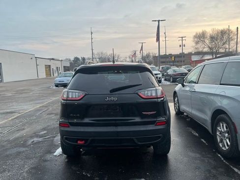 Used 2019 Jeep Cherokee Trailhawk w/ Comfort/Convenience Group image 6