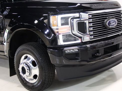 Used 2022 Ford F350 Platinum AWD/4WD image 9