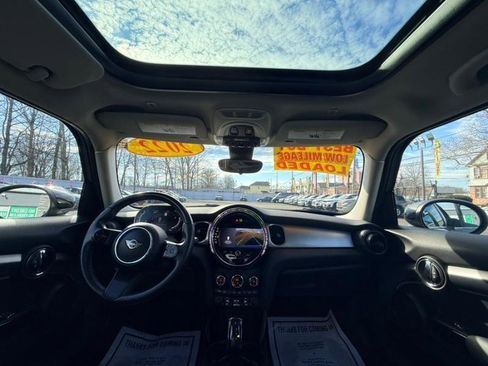 Used 2022 MINI Cooper 4-Door Hardtop FWD image 17