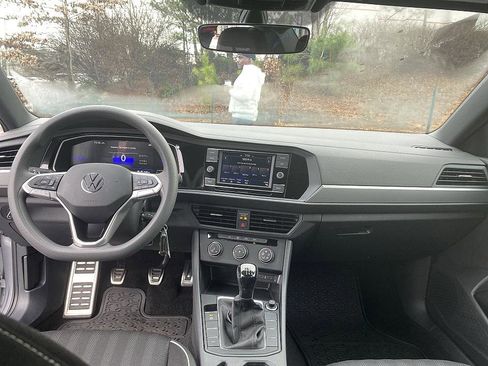 Used 2023 Volkswagen Jetta Sport image 19