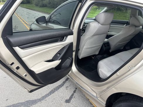 Used 2020 Honda Accord EX image 13