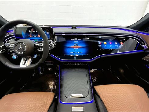 Used 2026 Mercedes-Benz E 53 AMG e 4MATIC Sedan image 13