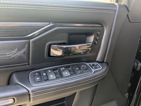 Used 2024 RAM 2500 Limited image 12