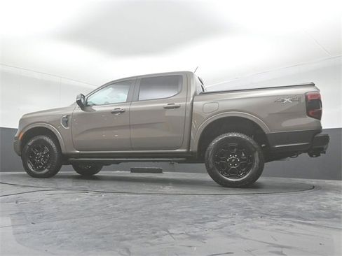 Used 2025 Ford Ranger Lariat w/ Black Appearance Package image 41