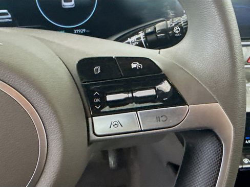 Used 2024 Hyundai Elantra SEL FWD image 15