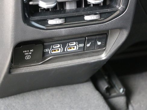 Used 2023 Jeep Grand Cherokee Limited w/ Luxury Tech Group II AWD/4WD image 34