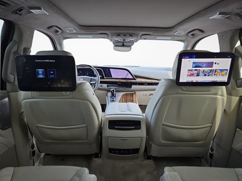Used 2023 Cadillac Escalade ESV Sport Platinum w/ LPO, Floor Liner Package AWD/4WD image 12