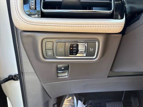 Used 2022 Lincoln Nautilus Reserve AWD/4WD image 17