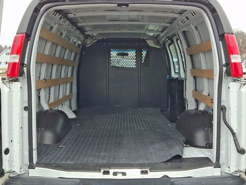 Used 2024 GMC Savana 2500 w/ Driver Convenience Package image 32