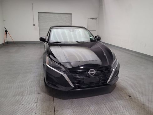 Used 2025 Nissan Altima 2.5 SV FWD image 14
