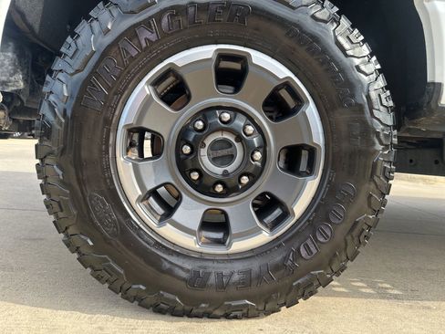 Used 2024 Ford F250 Platinum w/ Tremor Off-Road Package AWD/4WD image 8