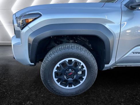 Used 2024 Toyota Tacoma TRD Off-Road image 27