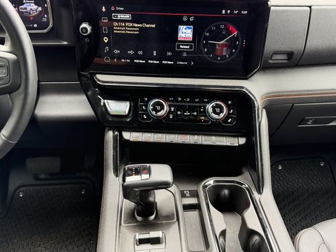 Used 2026 GMC Sierra 1500 AT4 w/ Technology Package AWD/4WD image 8