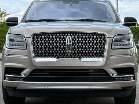 Used 2019 Lincoln Navigator Reserve AWD/4WD image 9