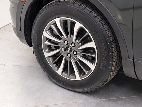 Used 2023 Lincoln Nautilus FWD w/ Premium Package image 4