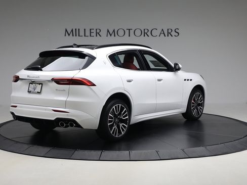 New 2025 Maserati Grecale GT image 6