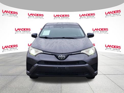 Used 2018 Toyota RAV4 LE image 8