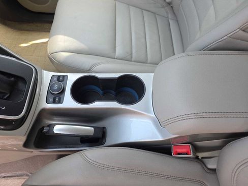 Used 2016 Ford C-MAX Energi SEL w/ Equipment Group 303A image 12