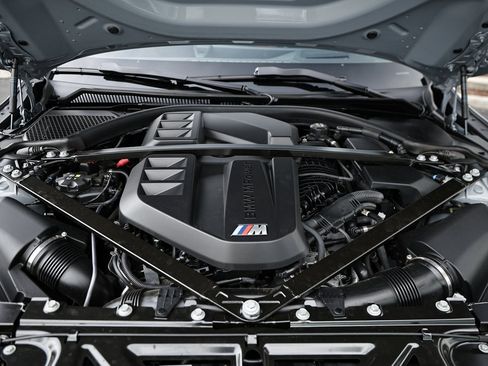 Certified 2025 BMW M4 Competition w/ Executive Package image 30