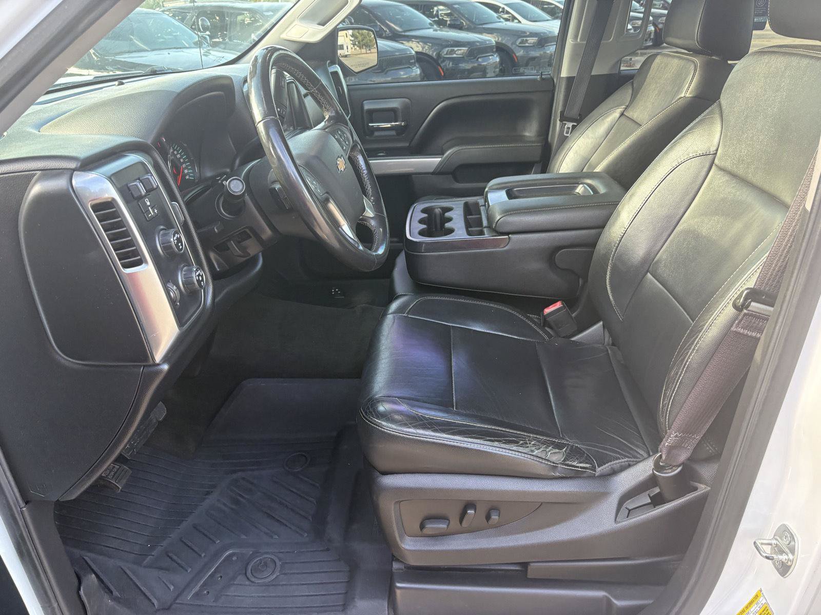 Used 2017 Chevrolet Silverado 1500 LT w/ LT Convenience Package AWD/4WD image 4