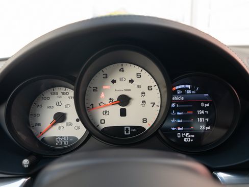 Used 2024 Porsche 718 Cayman RWD image 15