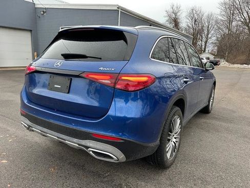 Used 2024 Mercedes-Benz GLC 300 4MATIC image 3