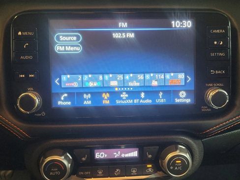 Used 2025 Nissan Versa SR FWD image 25