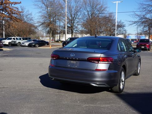 Used 2021 Volkswagen Passat 2.0T S image 4