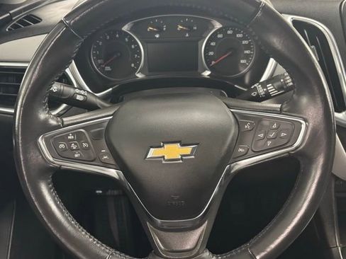 Used 2021 Chevrolet Equinox LT image 23