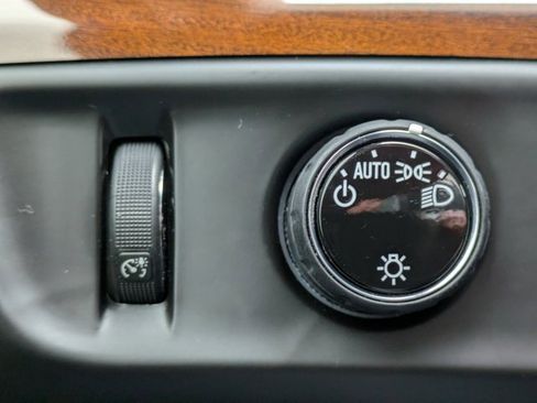 Used 2019 Cadillac Escalade ESV Luxury image 25