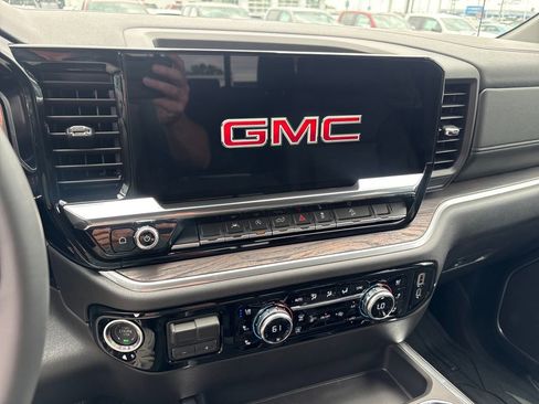 New 2026 GMC Sierra 1500 SLT w/ SLT Premium Package AWD/4WD image 22