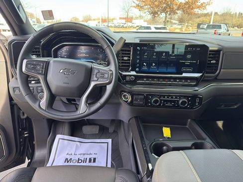 Used 2024 Chevrolet Silverado 2500 ZR2 w/ Technology Package image 28