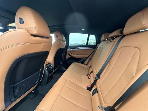 Certified 2025 BMW X4 xDrive30i image 8