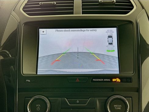 Used 2017 Ford Explorer XLT w/ Equipment Group 202A image 23