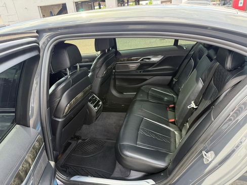 Used 2022 BMW 750i xDrive w/ M Sport Package AWD/4WD image 30