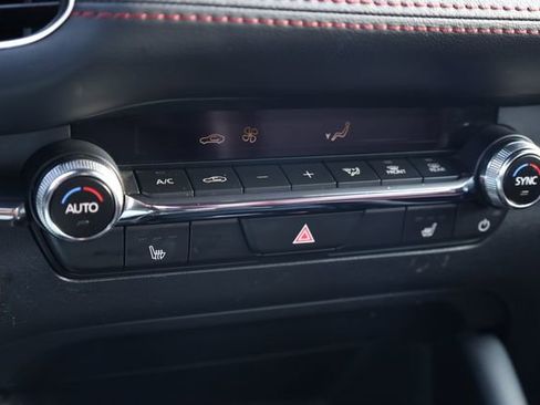 Used 2024 MAZDA MAZDA3 s image 23