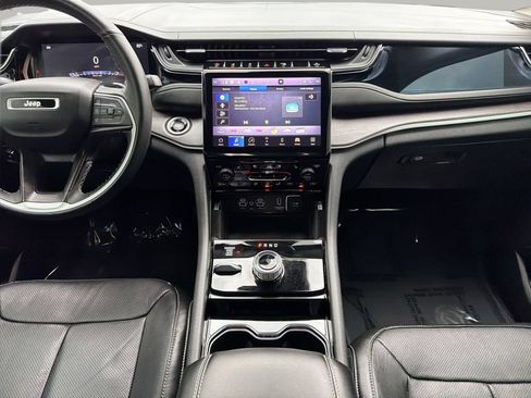 Used 2022 Jeep Grand Cherokee L Limited w/ Luxury Tech Group II AWD/4WD image 15