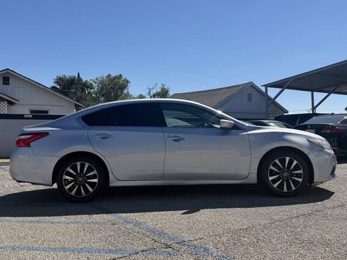 Used 2017 Nissan Altima 2.5 SV FWD image 26