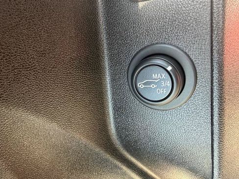 Used 2020 Chevrolet Equinox Premier w/ LPO, Floor Liner Package AWD/4WD image 11