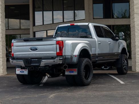 Used 2017 Ford F350 Lariat w/ Lariat Ultimate Package AWD/4WD image 3
