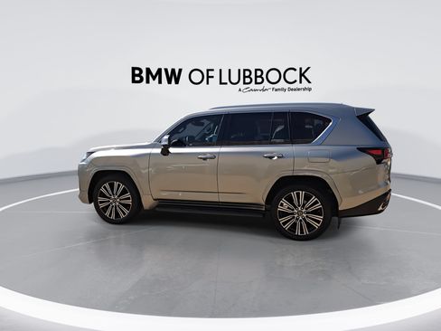 Used 2024 Lexus LX 600 4WD w/ Luxury Package image 6